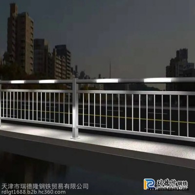 围栏立柱与预埋件 河道河岸护栏 隔离栏杆 长期现货供应 天津瑞德隆