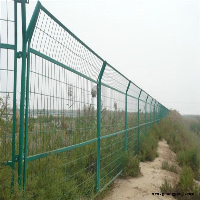 **定做高速公路框架护栏网厂家批发铁路建设养殖框架护栏网图2