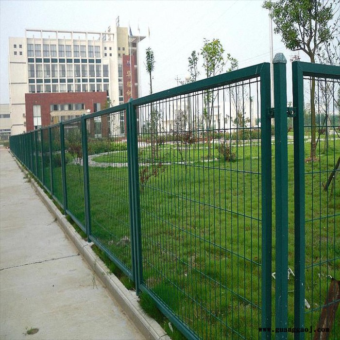 带框镀锌隔离栏 带框镀锌隔离栏 道路镀锌隔离网 常年销售 规格齐全图4