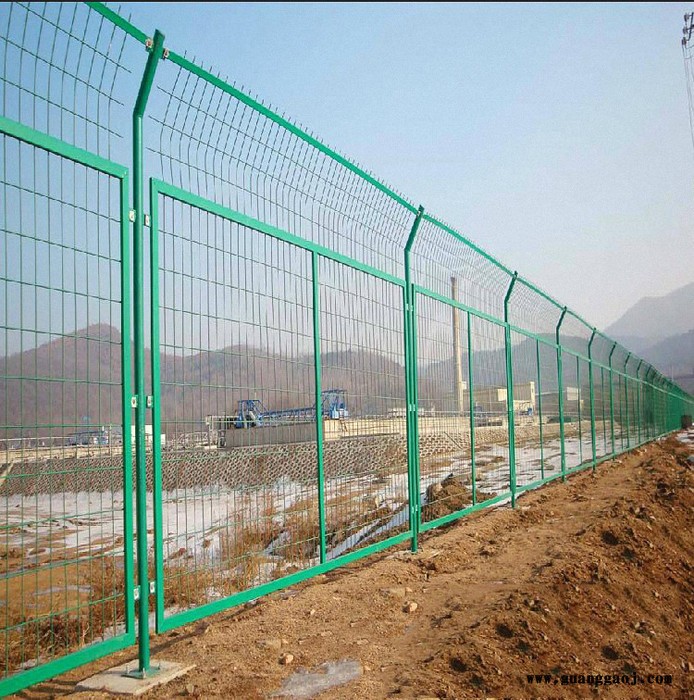 **道路框架护栏网 铁丝绿色框架护栏网 绿色防护网 公路护栏网图4