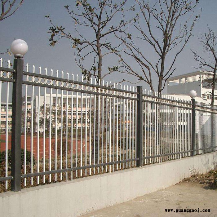 朋英 ** 锌钢护栏 小区围墙隔离栏 学校围栏 庭院锌钢防护栏 **价廉图5