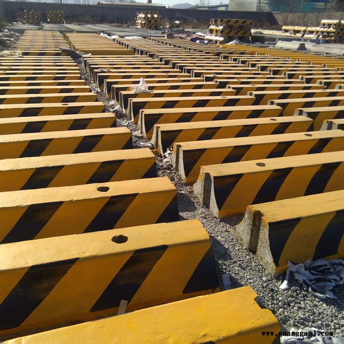 悍博公路专用水泥墩交通水泥墩黑黄红白道路水泥防撞墩防撞块图2