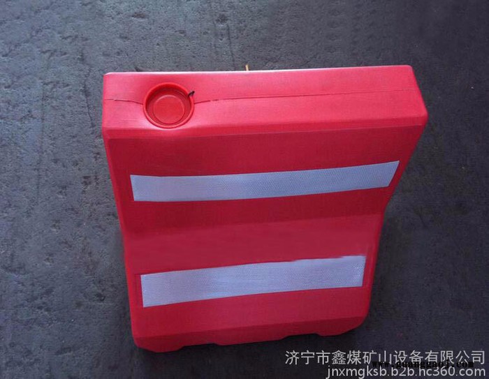 塑料防撞墩规格   塑料隔离墩承受力更强  隔离墩系列图2