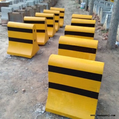 卡博恩公路水泥隔离墩高速隔离水泥墩混凝土城市护栏防撞墩直供