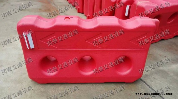 南宁隔离墩、广西防撞水马（ 品质保证 公路局推广产品）图2