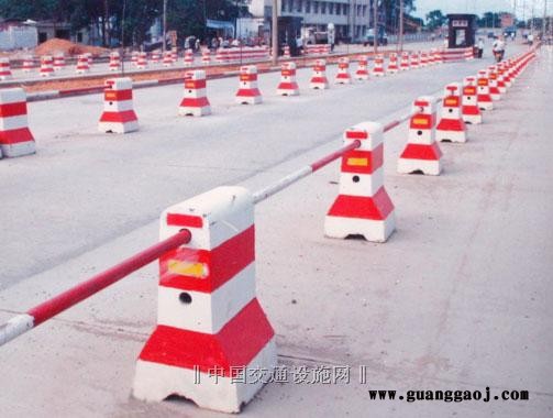 中山小榄水泥隔离墩现货低价出售 古镇交通设施工程规划承包图2