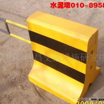 供应道路交通水泥隔离墩  交通安全防护墩