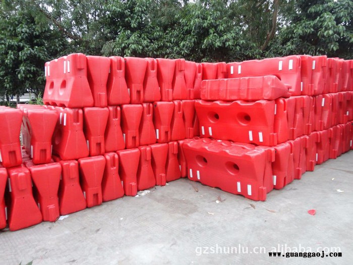 江门交通设施水马隔离墩安防工程 公路塑料防撞柱栏 路障防撞块图6