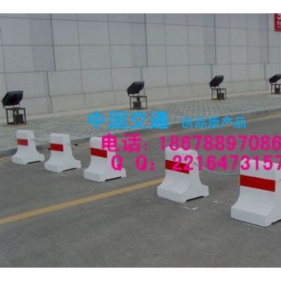 供应唐山古冶区钢筋混凝土隔离墩 -王18678897086