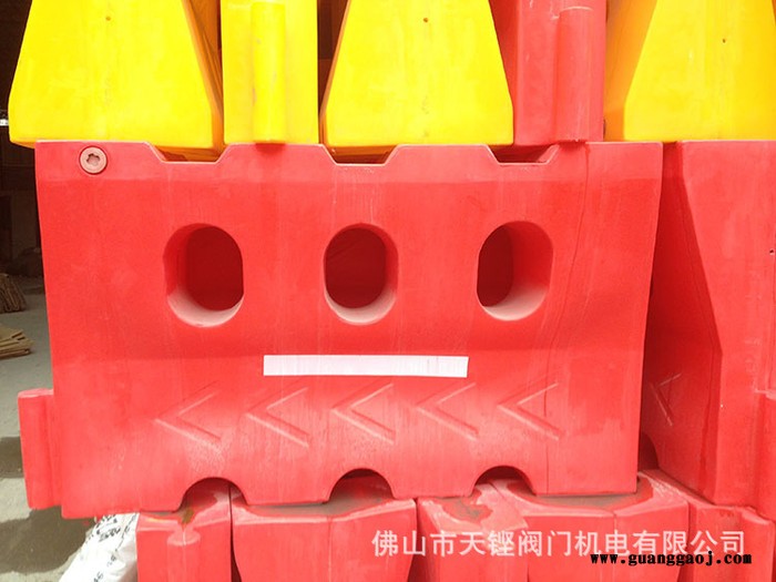 质量保证 道路隔离墩 隔离栏 道路栏 交通设施 滚塑水马图2