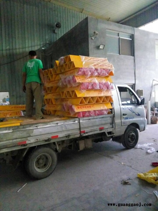 供应玻璃钢电缆标志桩 玻璃钢可印字标志桩  量大从优 交通安全标志图4