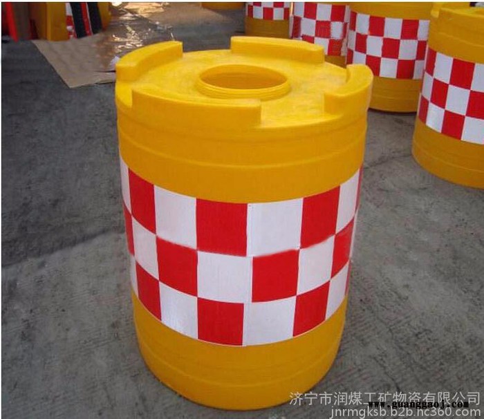 大号加厚防撞桶 道路防撞桶**    大号加厚防撞桶质量图3