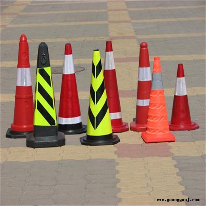 顺安联盾反光路锥 三色路锥 反光方型交通路锥 人行道路锥图5