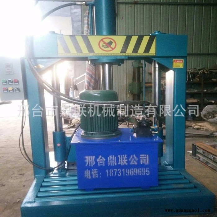 裁切废旧交通安全设施塑料吹塑防撞桶吹塑防撞桶滚塑防撞桶机器图8