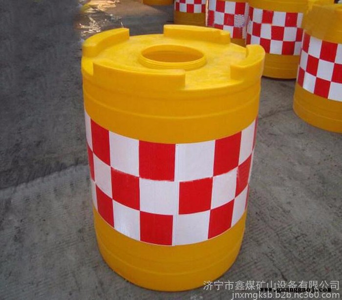 黄色反光吹塑防撞桶,公路防撞桶,低价促销   黄色反光吹塑防撞桶参数图2