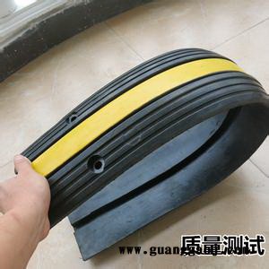固德道交通设施 橡胶减速带 圆笼自行车架 防撞桶 铸钢减速带 路锥 水马图8