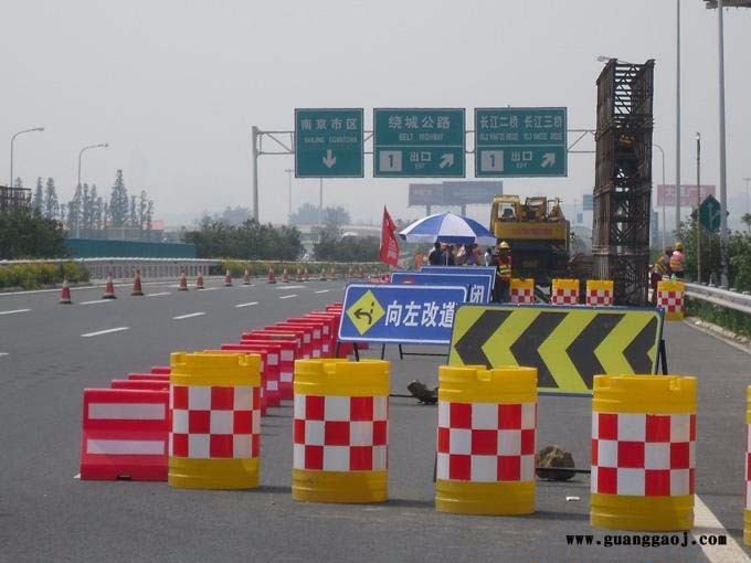 佛山高明交通防撞桶，高明滚塑防撞桶，三水道路防撞桶供应报价图2