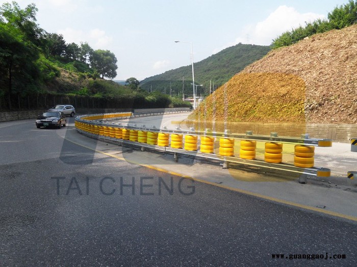 EVA旋转护栏、公路旋转护栏、旋转式防撞桶、公路旋转式防撞桶图8