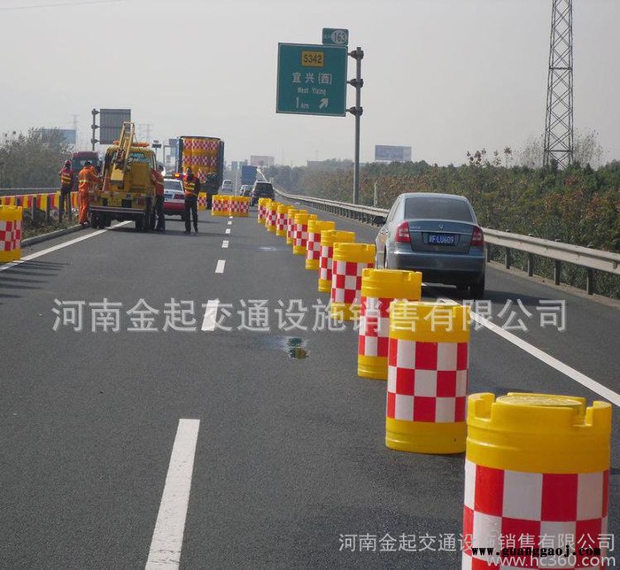 滚塑防撞桶 隔离墩 三孔水马 新乡金起防撞设施有限公司