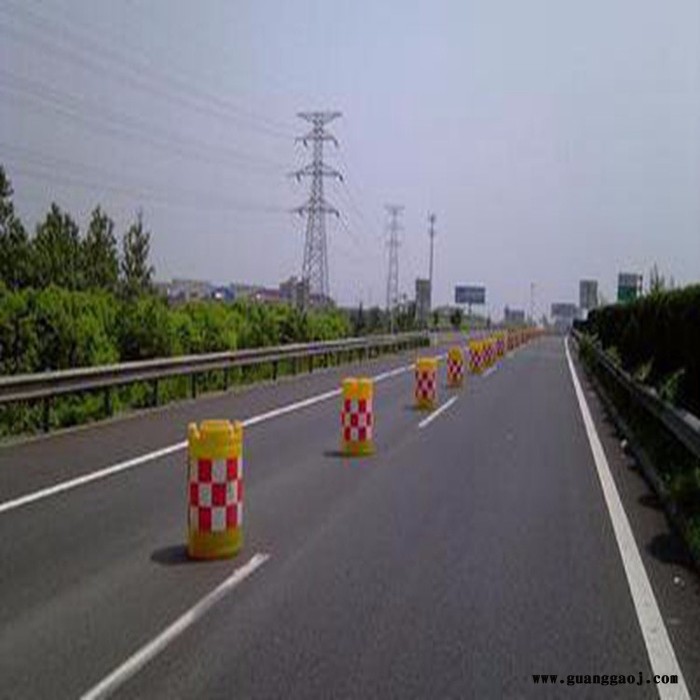 道路防撞桶  道路塑料防撞桶欧诚各种类**图5
