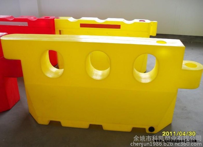 收费站注水防撞墩 高速专用组合式防撞桶 防撞设施厂家图5