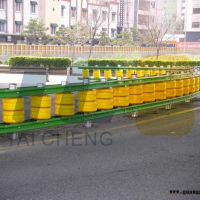 青岛泰诚交通设施TC 公路旋转护栏、旋转式防撞桶