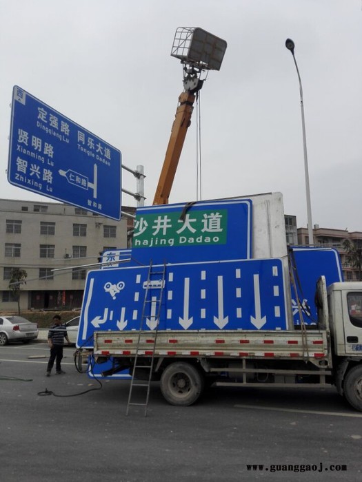 南宁市同享钢结构    交通标志牌  标志牌厂家图3