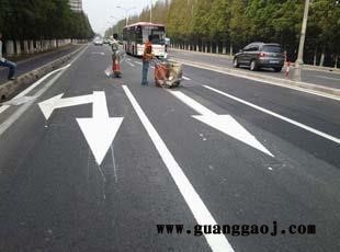 减速路拱，反光道钉，广角镜，轮廓标，防眩板，车轮定位器道路划线，防撞桶，防撞角；