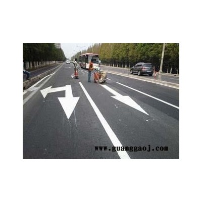 减速路拱，反光道钉，广角镜，轮廓标，防眩板，车轮定位器道路划线，防撞桶，防撞角；