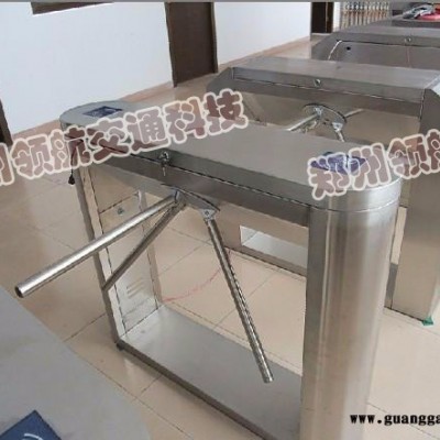 智能车牌设别系统，道闸，停车场设施，交通设施，指示牌.反光衣，路桩，路锥，防撞桶.反光牌。指示牌。车位锁。反光衣.