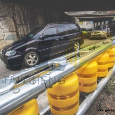 公路旋转护栏、高速公路旋转桶护栏、旋转式防撞桶、EVA旋转桶护栏、高速公路护栏