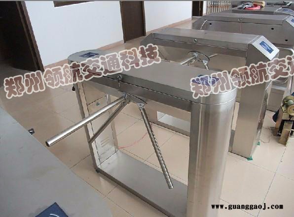 郑州领航通,郑州领航通交通科技  停车场设备 交通设施 反光衣 道闸 智能车牌识别系统 防撞桶 道路划线 路锥 反光马甲图3