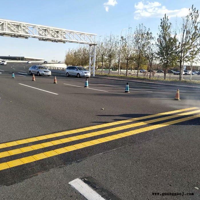 天津震荡标线 导向箭头划线 厂房划线 交通标志线 道路划线图3