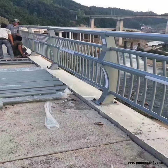 高速公路护栏 高速公路护栏网 高速公路护栏 栏杆 高速公路护栏厂家图2