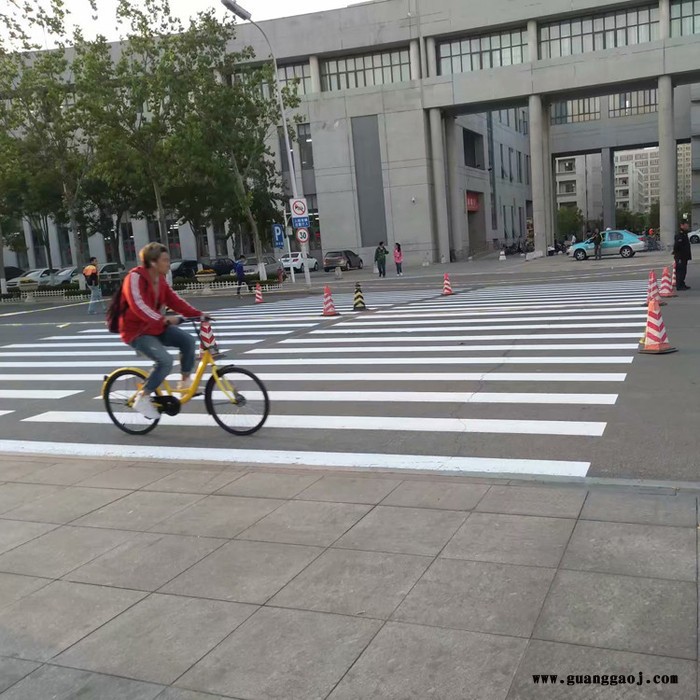 常温画线 学校划线 交通标志线 导向箭头画线 车库划线图2