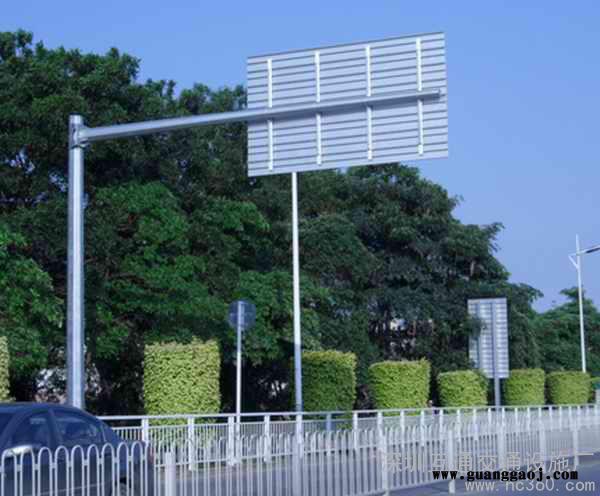 供应深圳互通交通设施、交通标志杆,信号灯杆,龙门架、监控杆、L型八角杆、F杆厂家图2