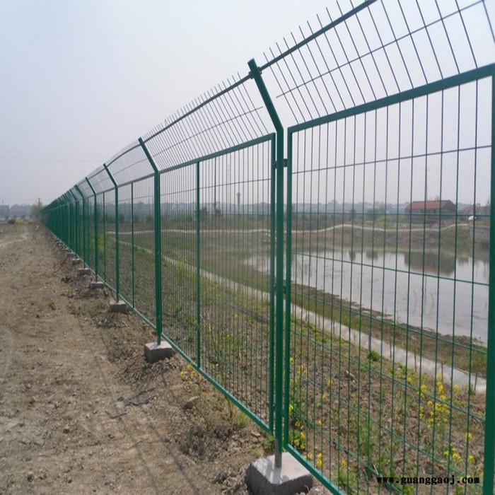 厂区围栏网小区护栏圈地围栏围墙铁丝网围栏网的价格河道护栏图2