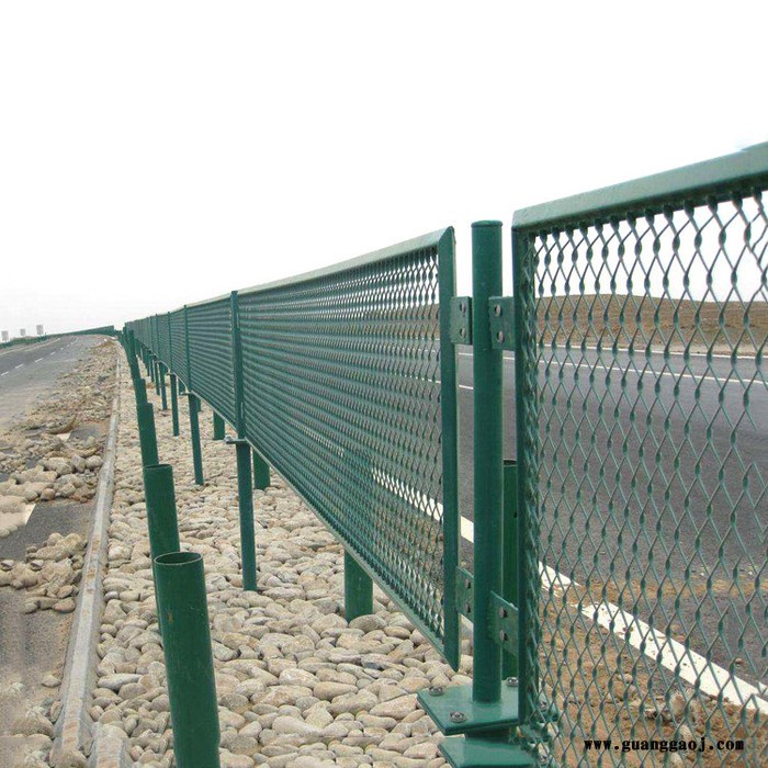 厂家供应 高速公路防护网 高速公路浸塑防护栏 安平防护网厂家图1