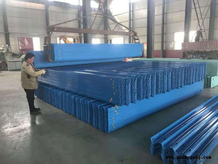 山东高速公路波形护栏板厂家图4