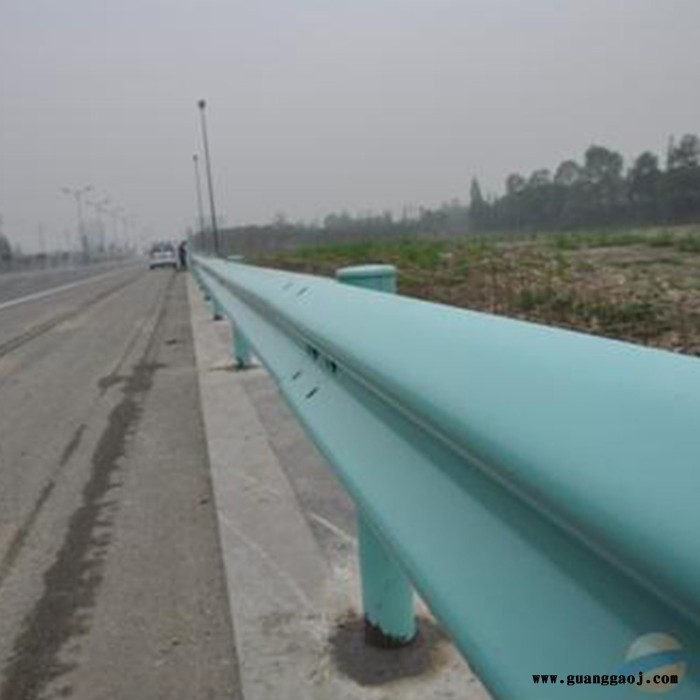 山东高速公路波形护栏板厂家图6