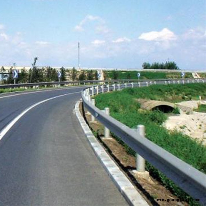 山东高速公路波形护栏板厂家图3