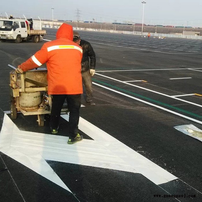 热熔画线 白色划线 交通标志线 高速公路画线 车库划线图3