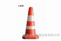 甘肃反光路锥厂家，兰州橡胶路锥批发，金昌塑料路锥价格，白银提环路锥图片