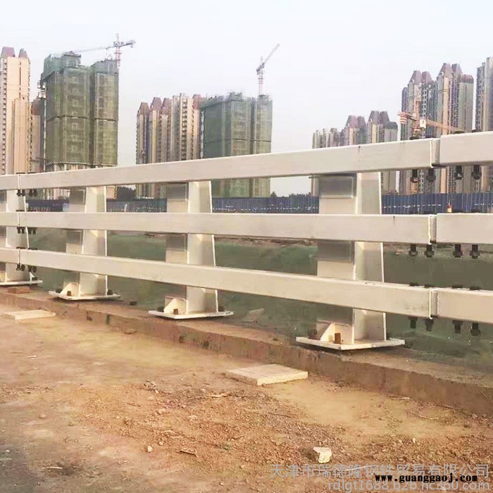 高速公路护栏工程 光亮拉丝护栏 桥梁防撞设施 等级划分 天津瑞德隆图3