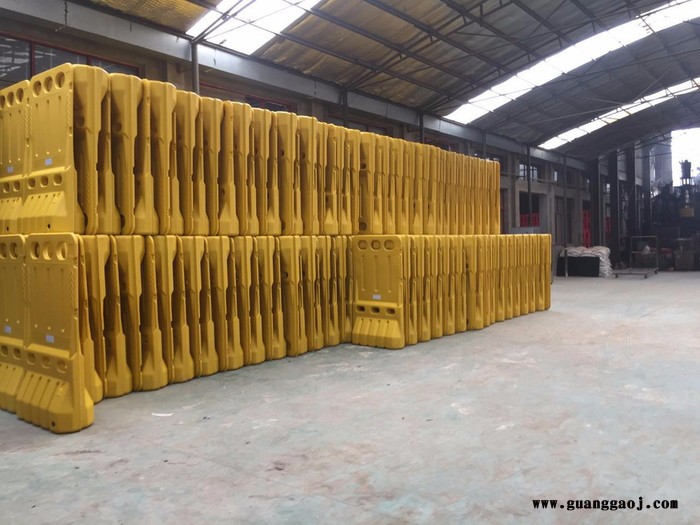 ** 成品注水围挡 大量供应 成品注水围挡图5