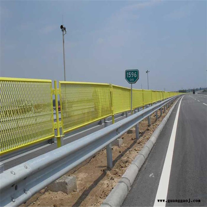 厂家现货促销 高速公路防护栏 浸塑公路护栏 浸塑公路拉伸护栏图1