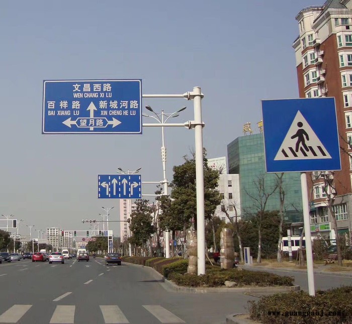 大妙光083供应交通信号灯 LED交通信号杆 监控信号杆 交通标志杆 6.8米信号杆批发图8