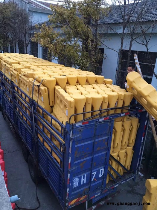 山东水马,注水围挡,日照水马,临沂水马,聊城水马围栏**图4