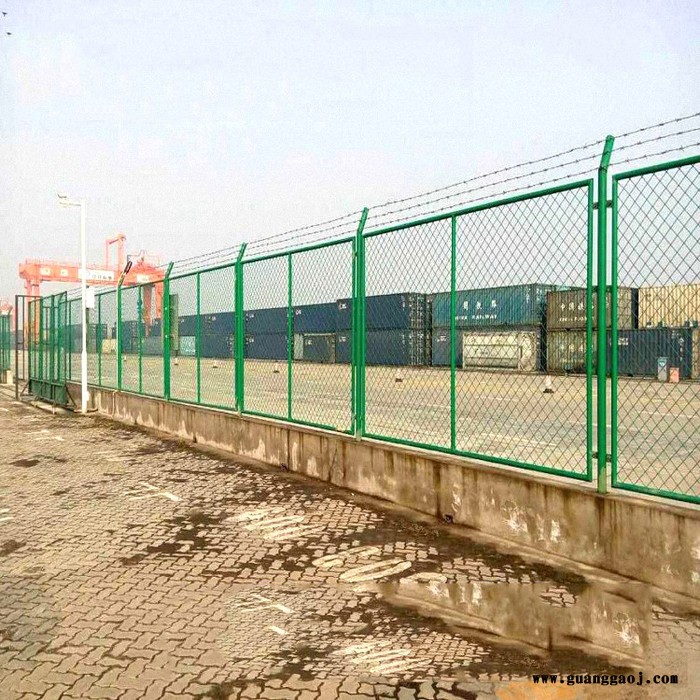 朋英 厂家供应 高速公路围栏网 高速公路用框架围栏网 高速公路安全隔离围栏网图5