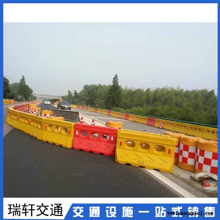 水马  三孔注水水马护栏 公路交通封闭式防撞护栏 市政围挡 隔离水马围挡图3
